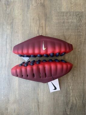 NIKE MIND SLIDES 001 - UNIVERSITY
RED Men’s Size up 1